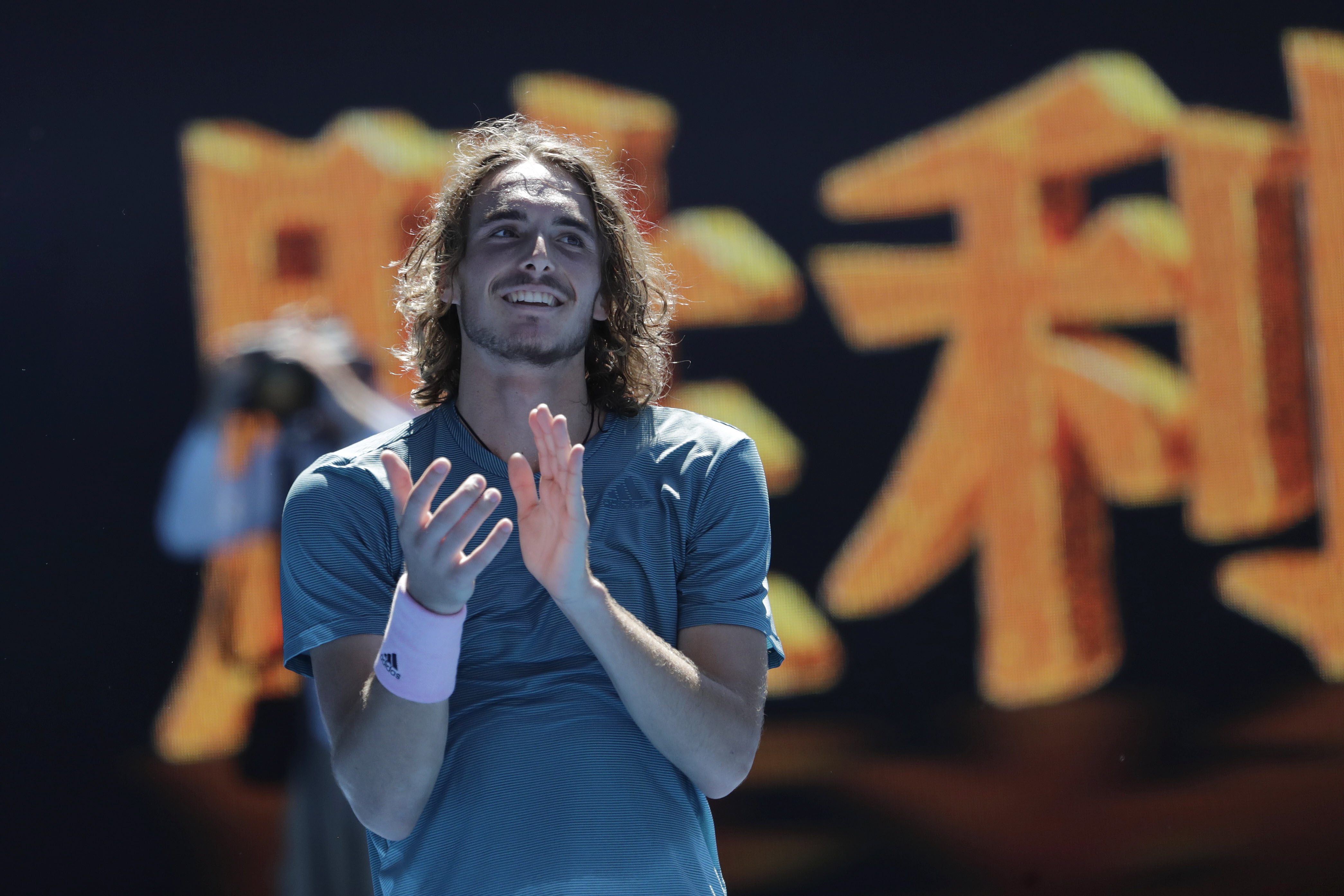 澳网逆转法网，西西帕斯扛起全队