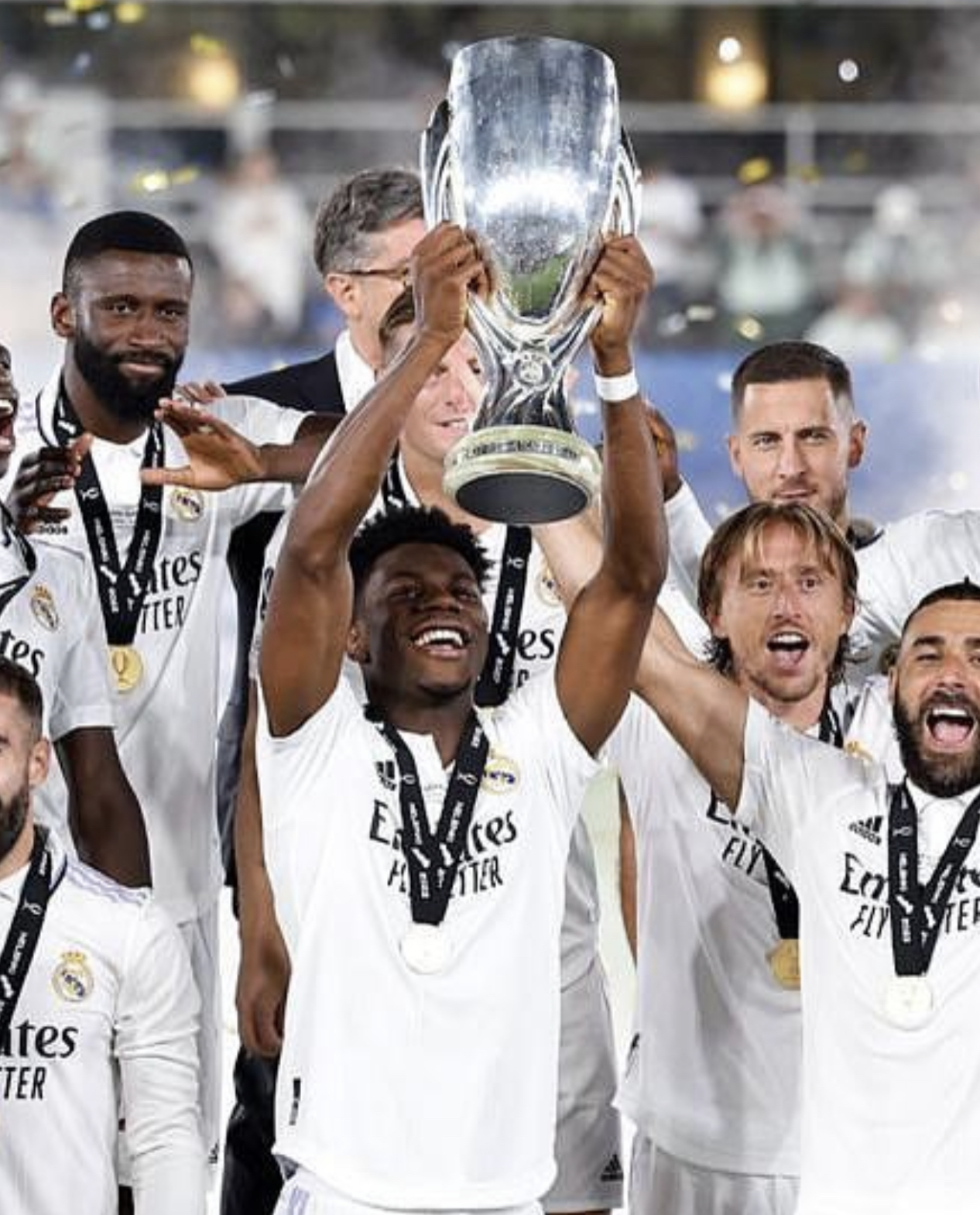 法国险胜墨西哥，楚阿梅尼刷新纪录