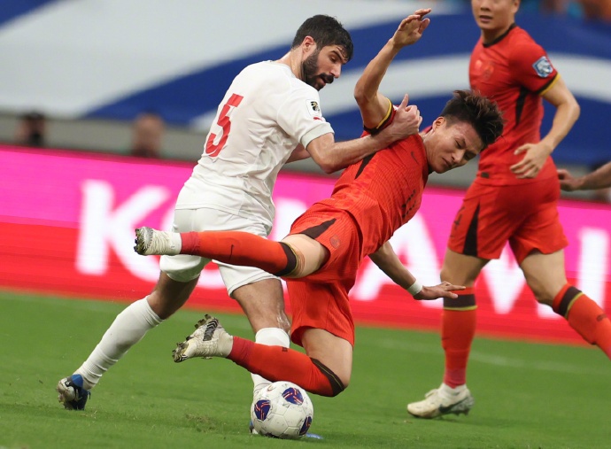 中国队鏖战印度队，桃田贤斗点燃赛场