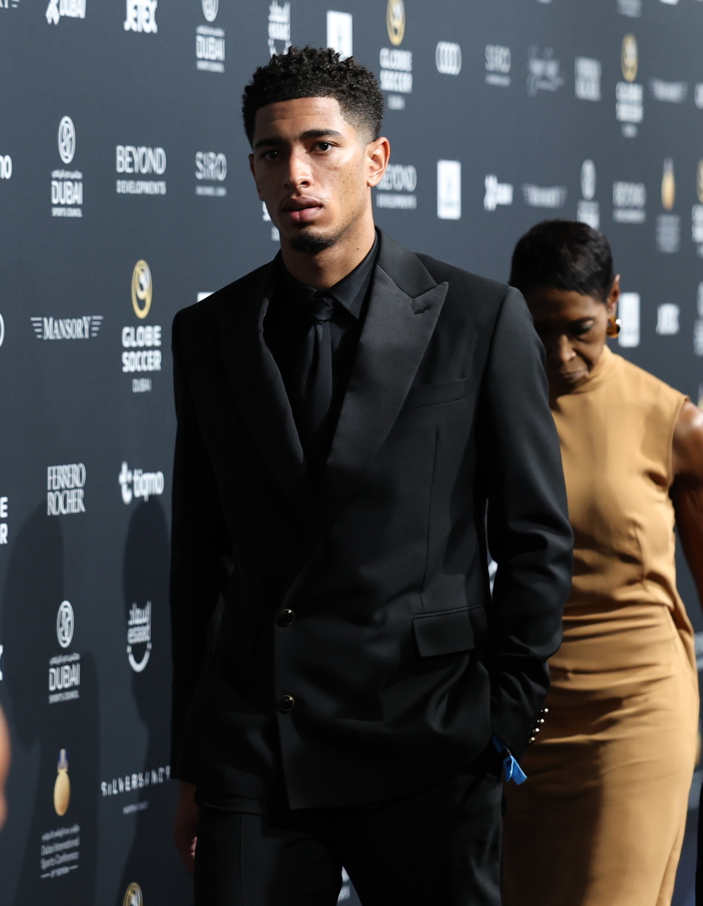 切尔西翻盘法国，贝林厄姆惊艳四座