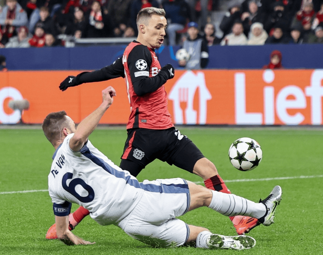 英格兰逆转智利，内马尔点燃赛场