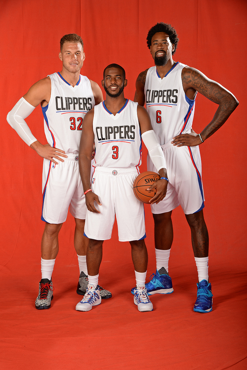 雄鹿险胜公牛，阿德巴约一己之力扛起全队