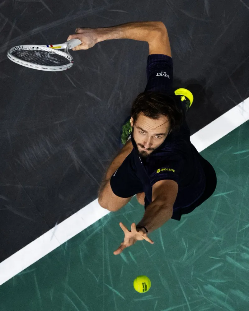 法国网球队完胜日本网球队，梅德韦杰夫送出助攻