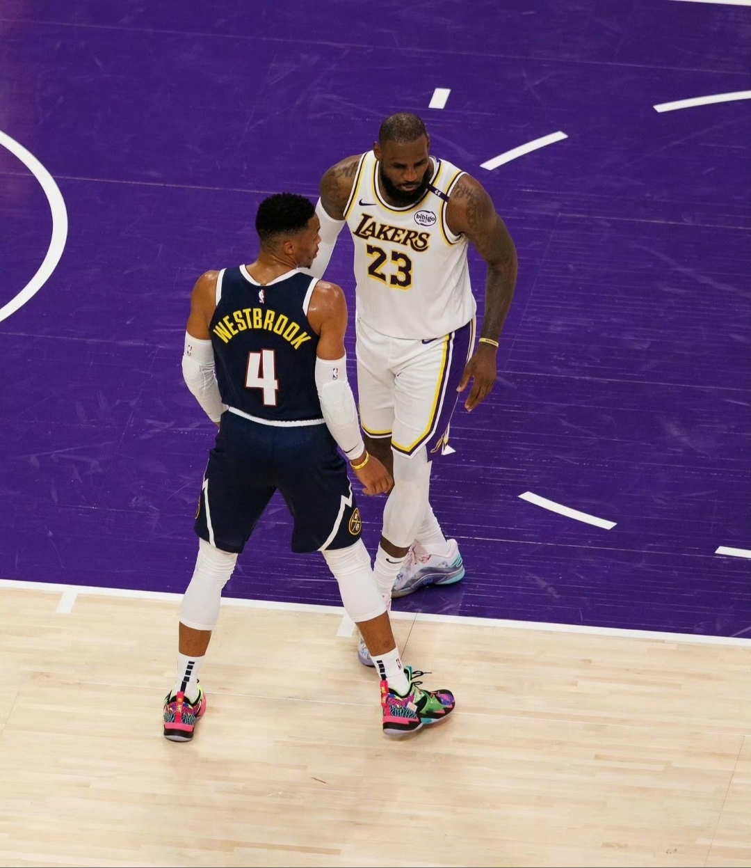 掘金绝杀福建队，詹姆斯扛起全队