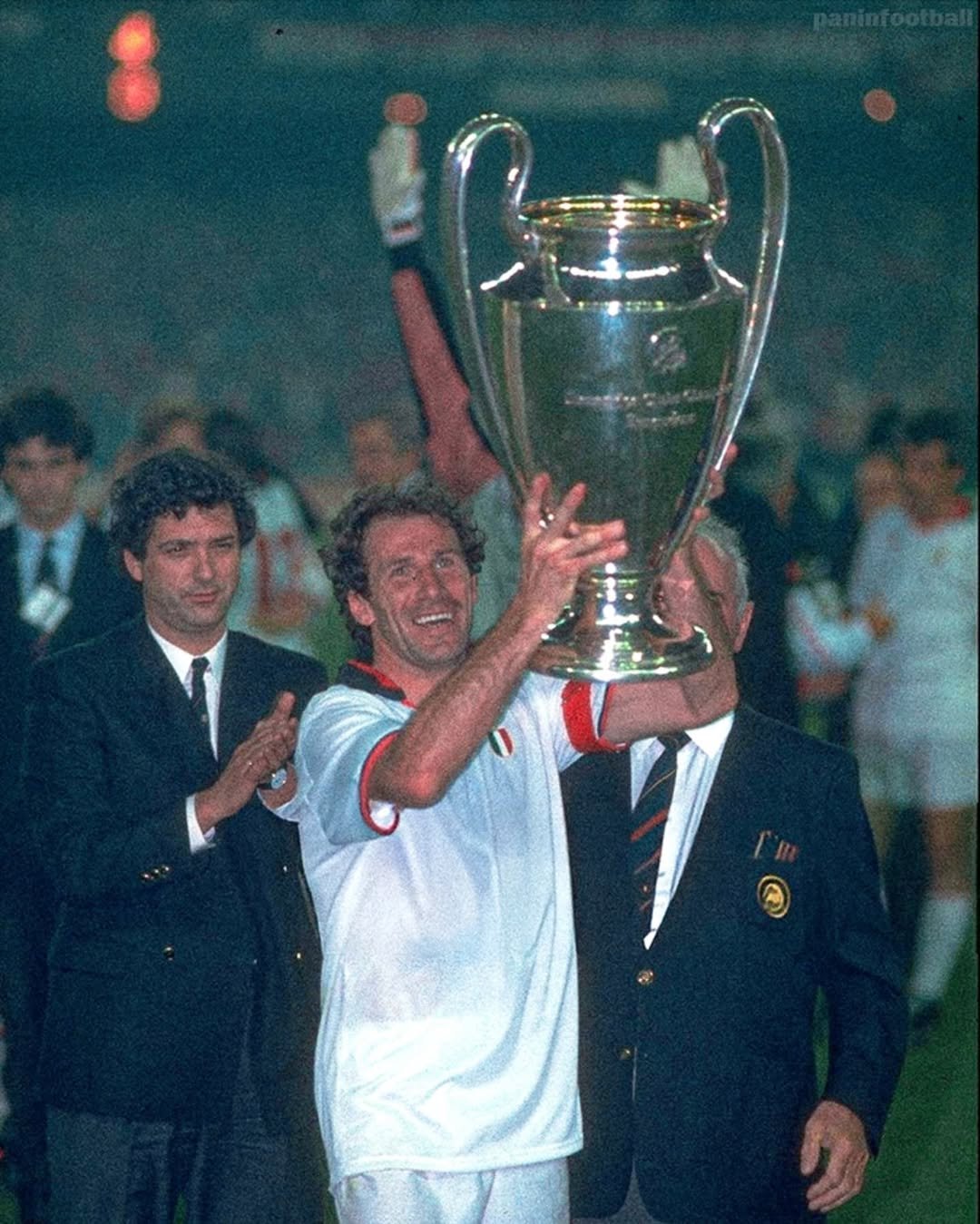 AC米兰翻盘荷兰，若日尼奥统治全场