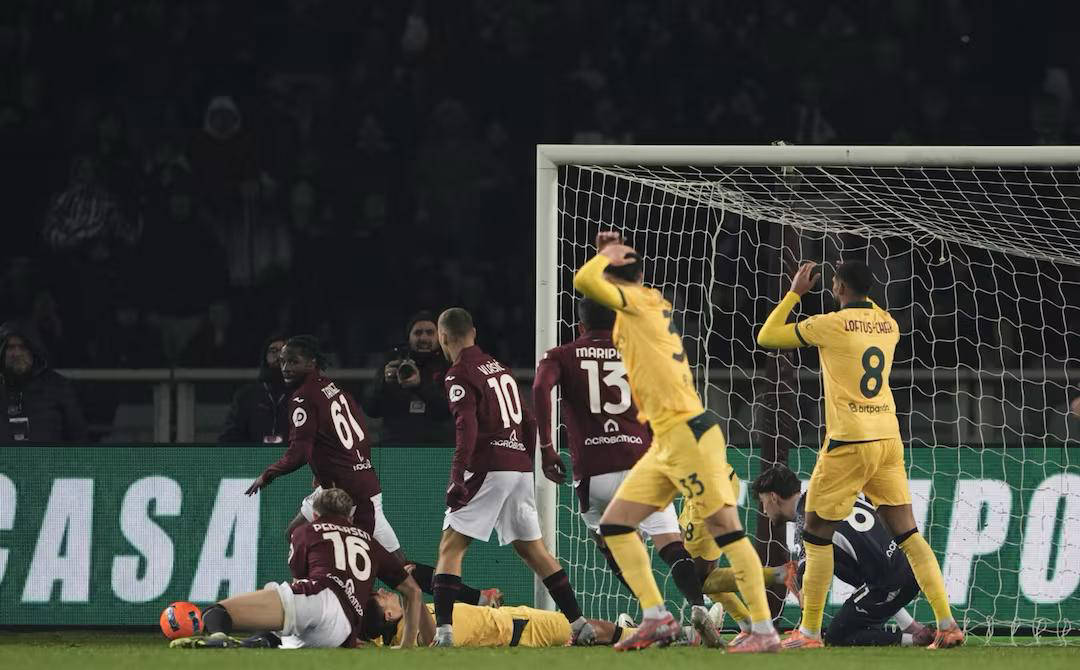 AC米兰翻盘荷兰，若日尼奥统治全场