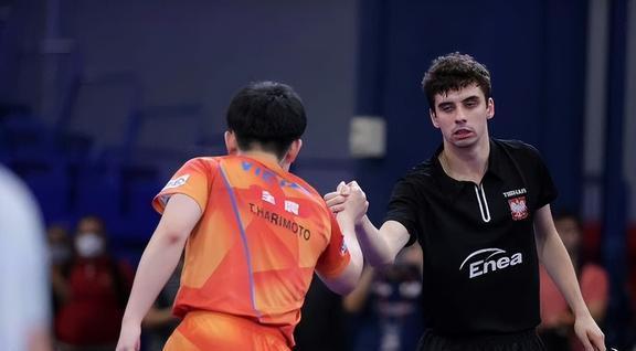 波兰乒乓球队轻取德国乒乓球队，奥恰洛夫统治全场