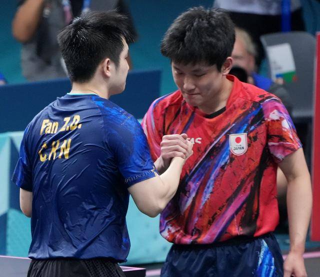 日本队完胜法国队,张本智和状态火热 日本队完胜法国队,张本智和状态火热