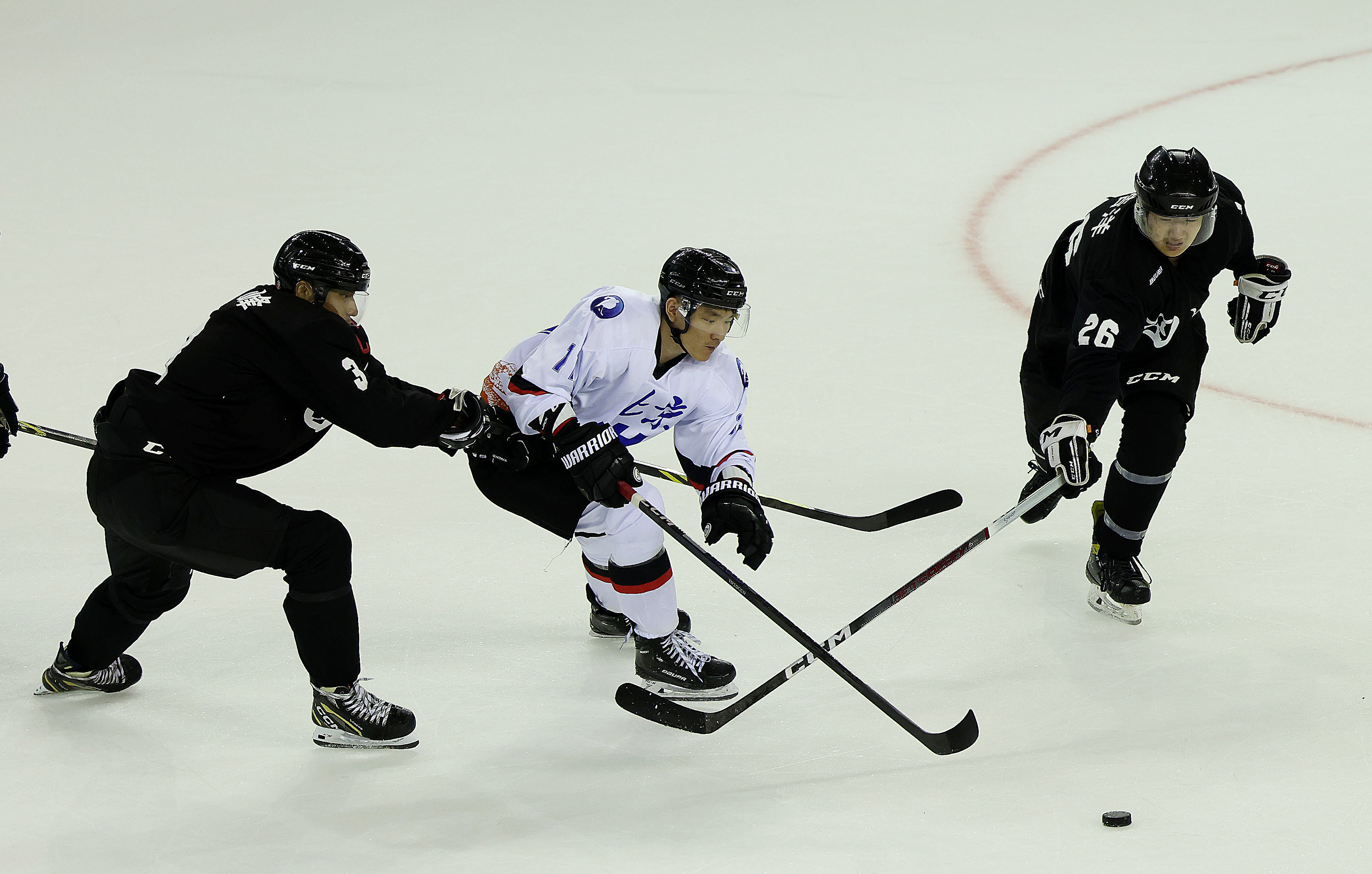 塞浦路斯篮球队实力碾压对手轻取晋级