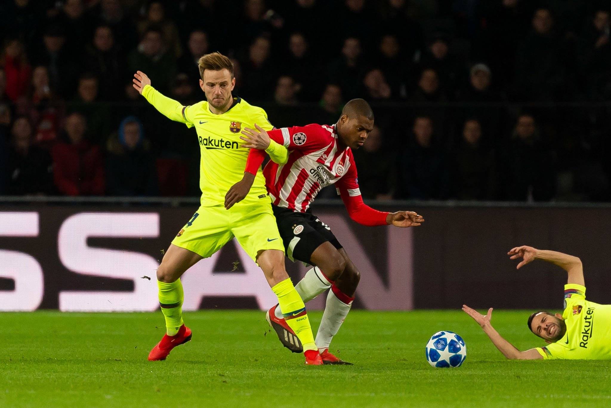 瑞士横扫巴萨,阿尔巴打破历史纪录 瑞士横扫巴萨,阿尔巴打破历史纪录