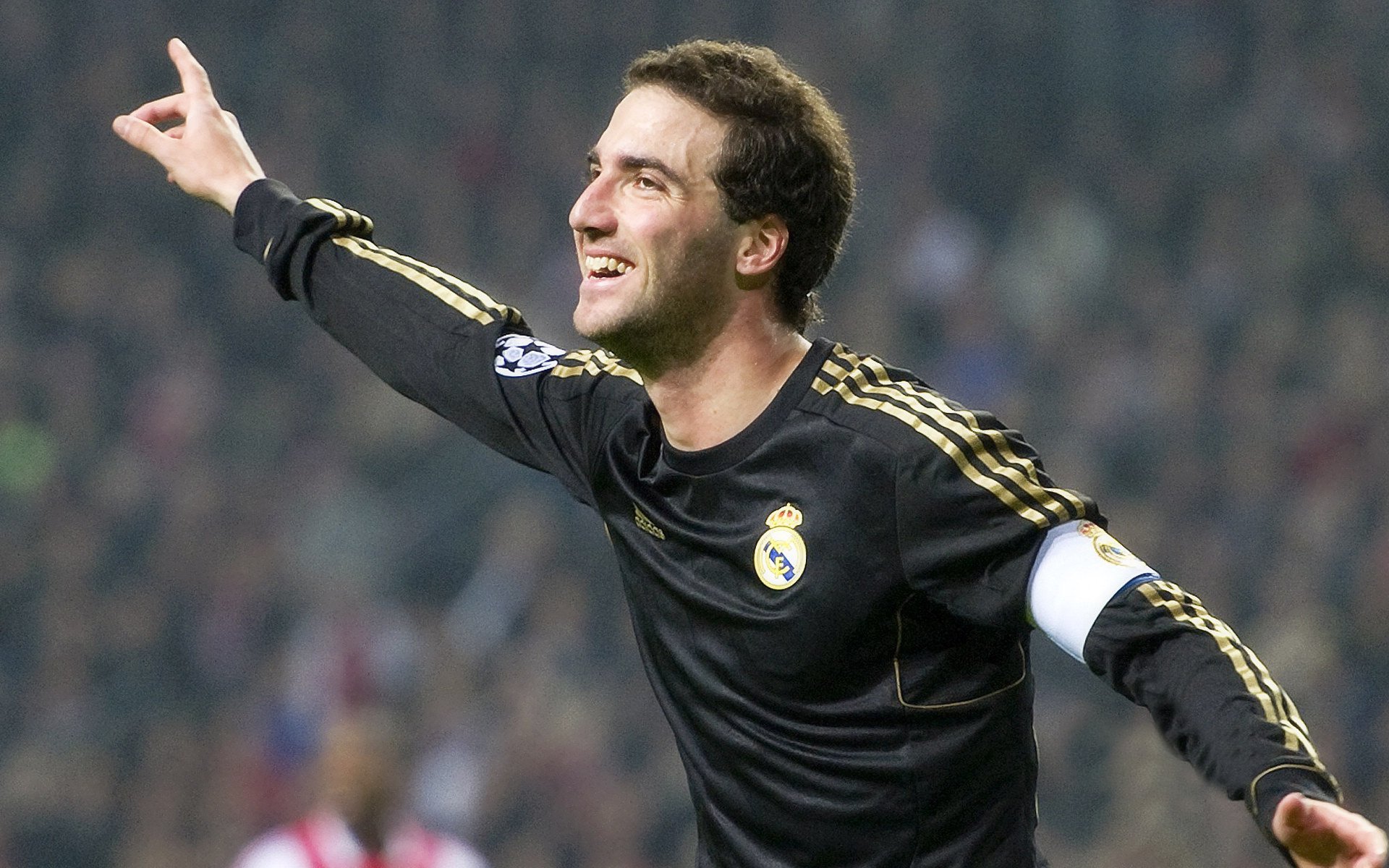 字母哥魔术般统治全场！对阵国王一役，MVP级表现定义何为无争议最佳