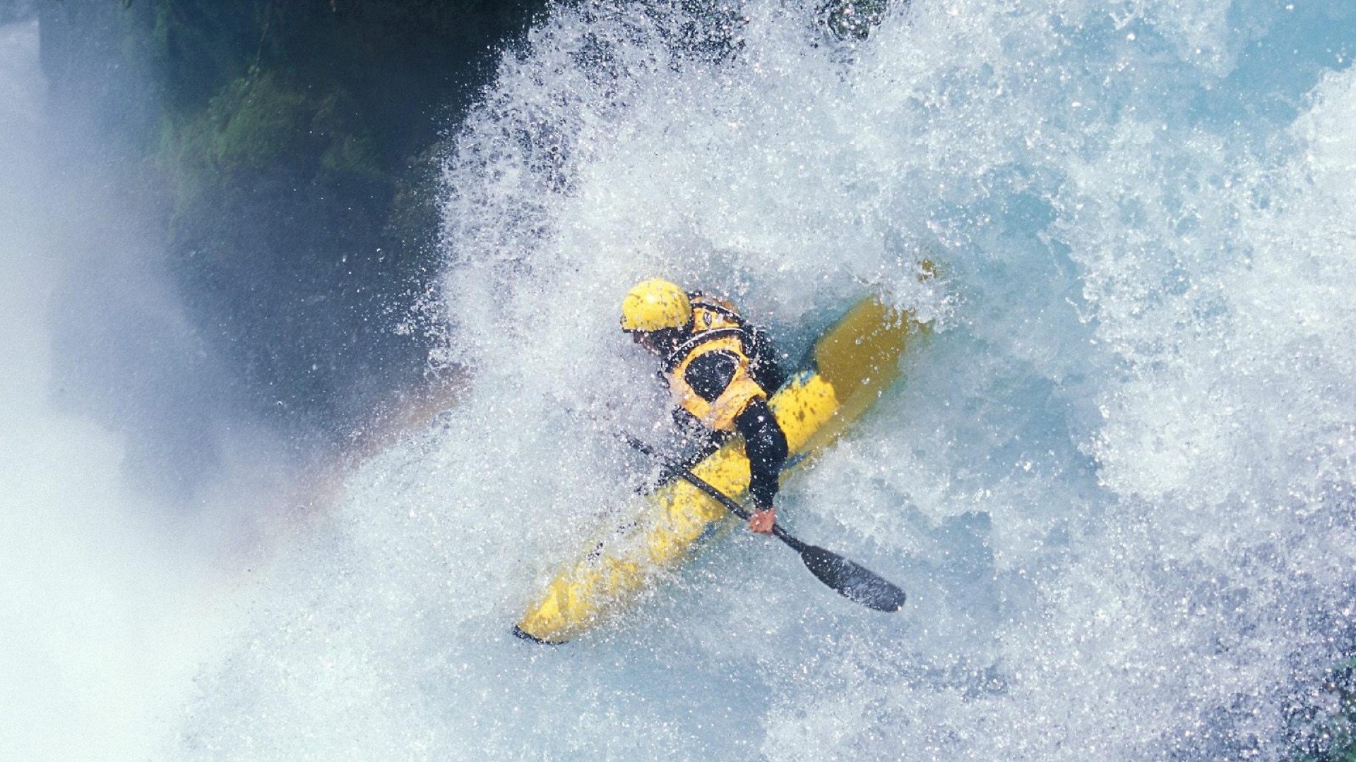 易建联独木成林，湖人轻取广州队背后的孤胆英雄