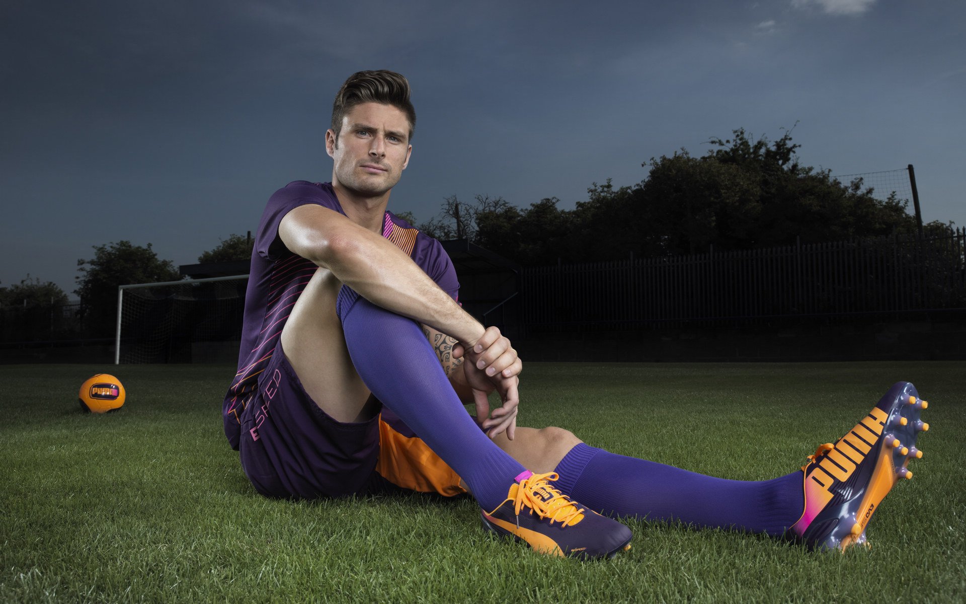 赛道上的红色风暴,勒克莱尔状态火热,梅赛德斯横扫哈斯车队