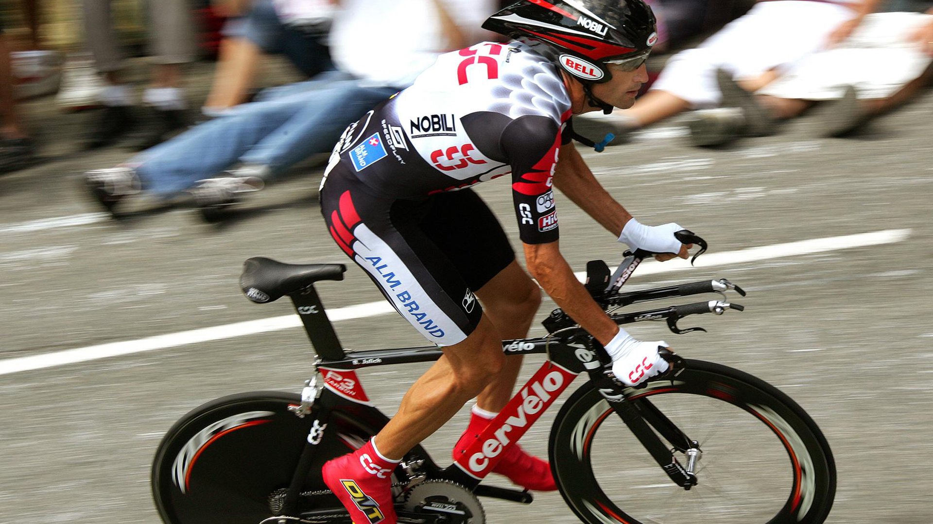 孤峰之上，当德国战车碾过尼斯，阿拉巴在历史长卷刻下不朽坐标